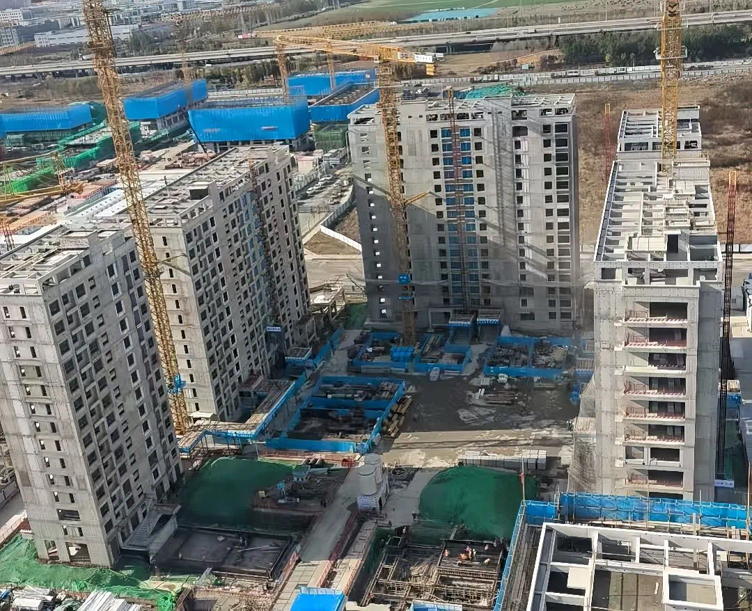 国际人才社区3号地块项目完成主体结构周全封顶