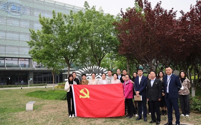 亦庄人才集团组织开展“体验科技立异效果 坚定人才强国战略”主题党日运动